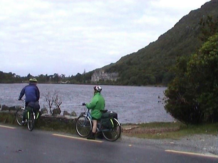 Die Kylemore Abbey in Sicht