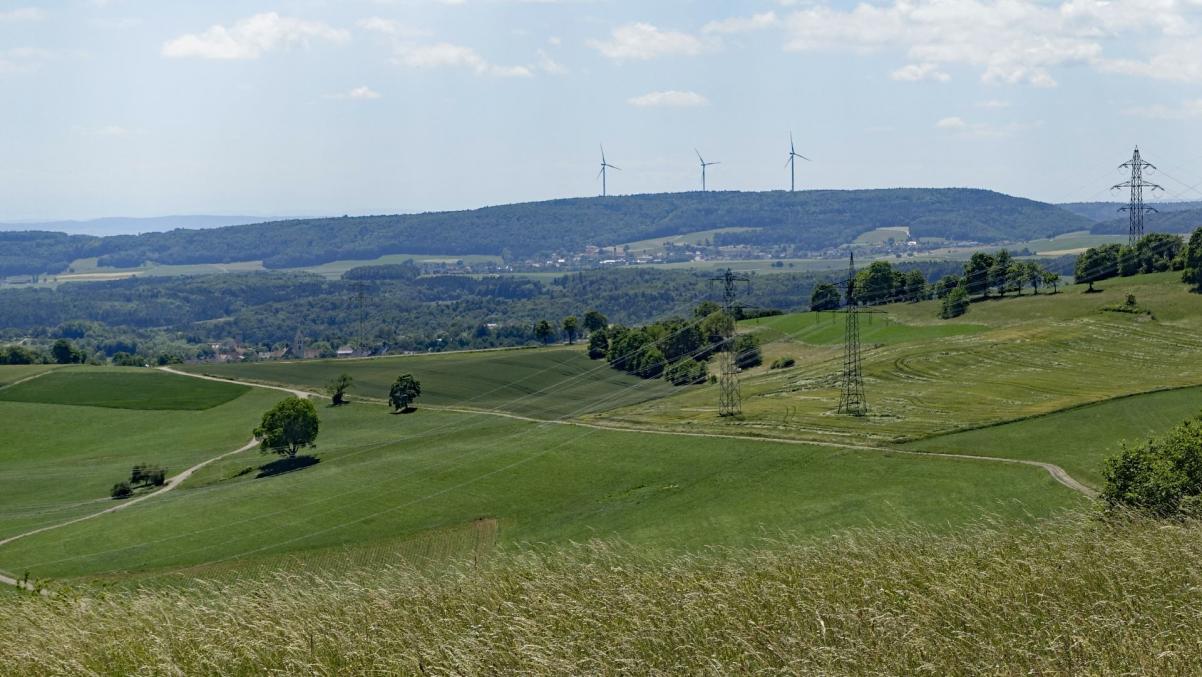 Blick vom alten Postweg auf Opfertshofen Wiechs